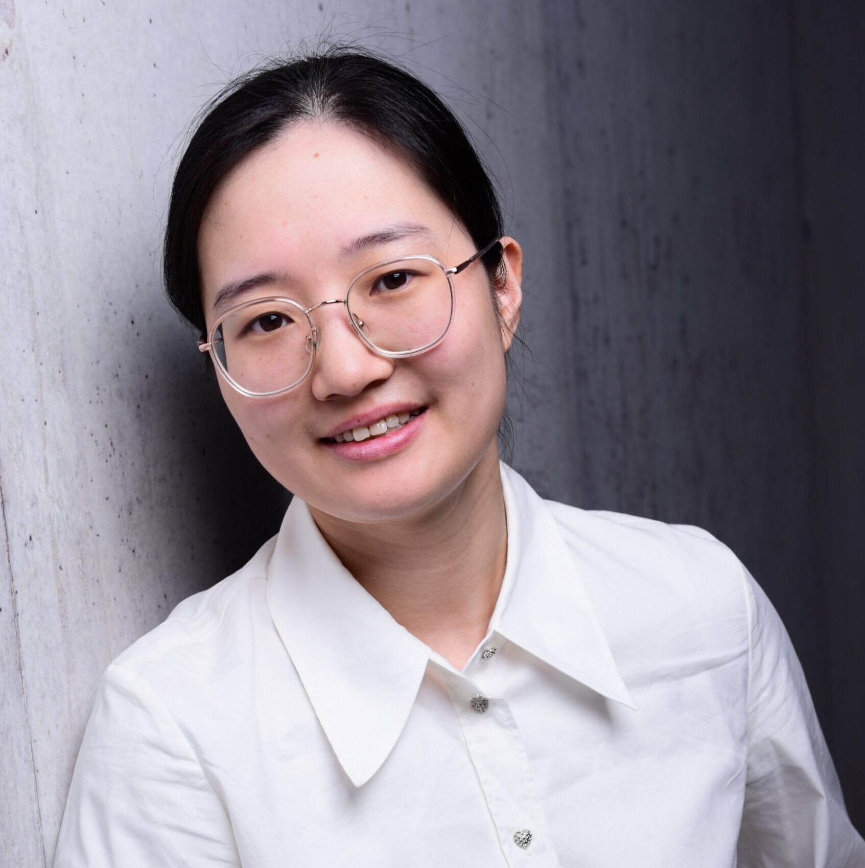 A portrait of kaikai Zhu (female)