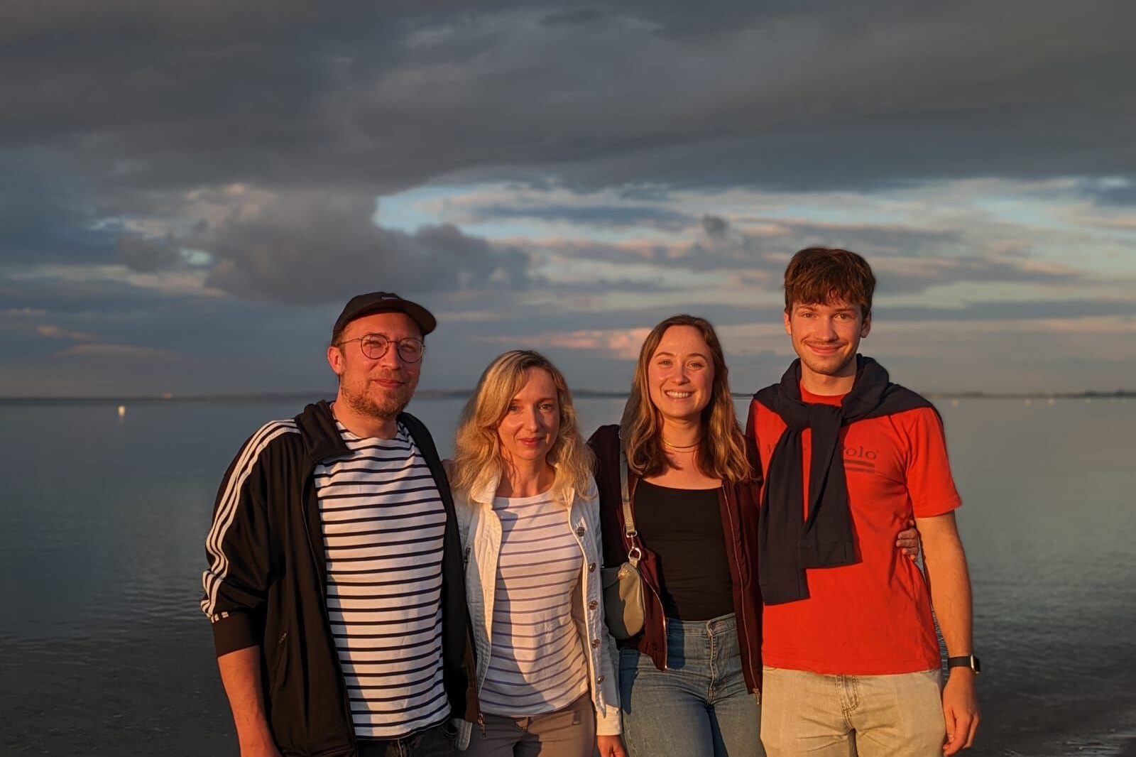 Dr.-Ing. Maximilian Schäfer, Prof. Kathrin Castiglione, Daniela Wegner, Timo Jakumeit at the sunset