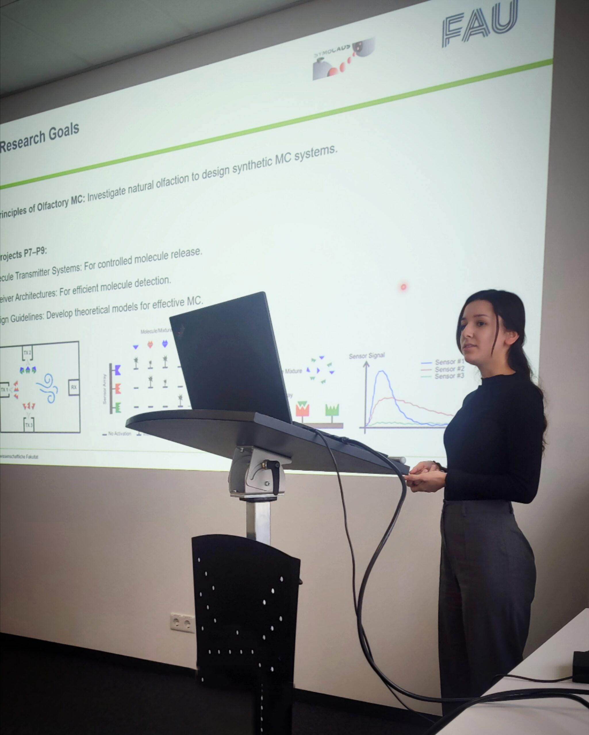 Sümeyye Yilmaz presenting at SyMoCADS Seminar