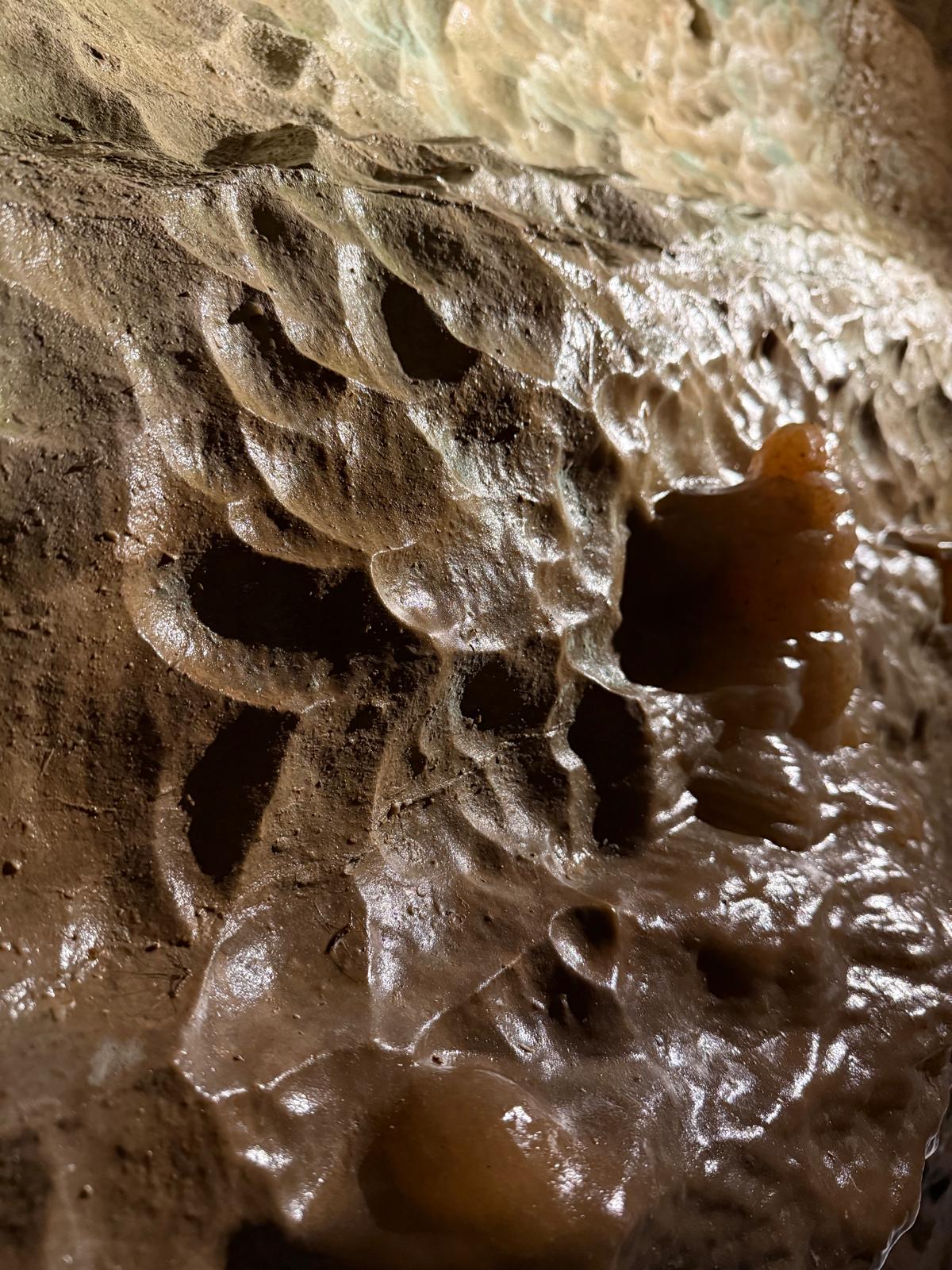 Dripstone formation in the Bing Cave