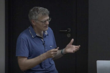 Prof. Robert Schober (man) during his talk at Collegium Alexandrium