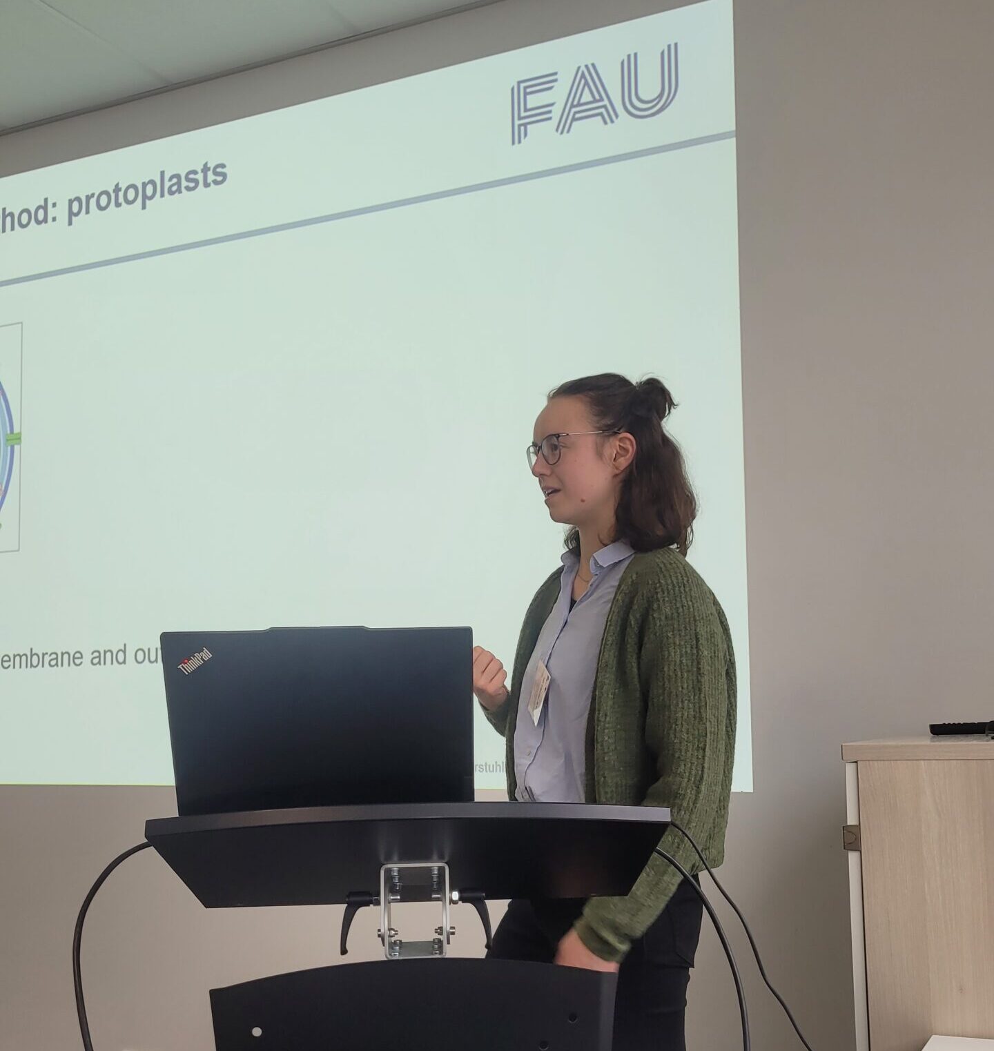 Lea Erbacher (female) during her presentation