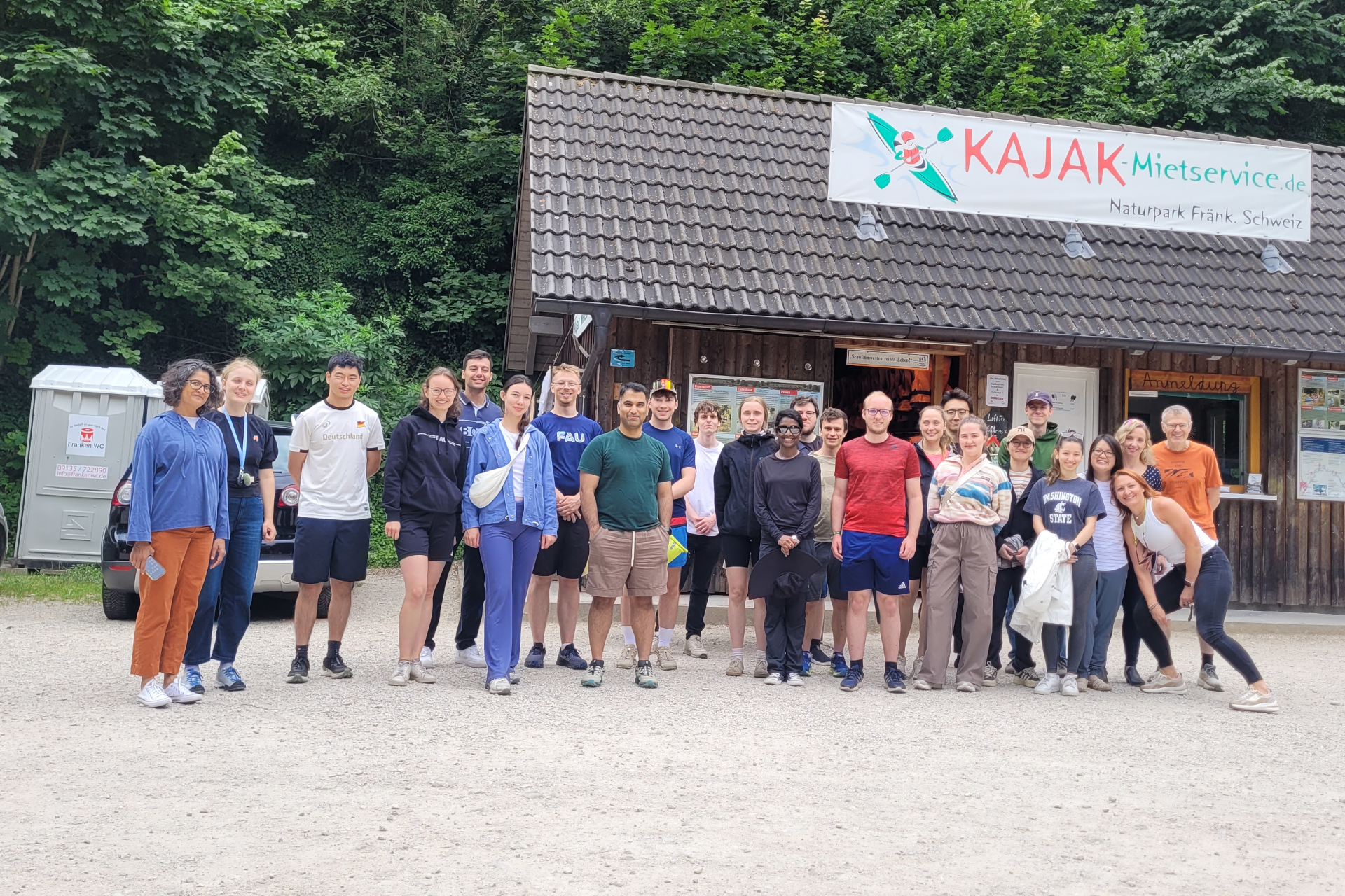 A group picture of the participant of the canoe tour