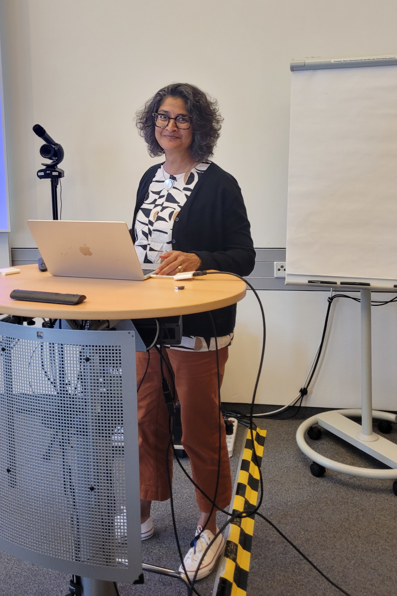 Prof. Urbashi Mitra (fenale) during her presentation